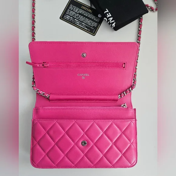 Chanel Pink Quilted Wallet-on-chain - Picture 9 of 13